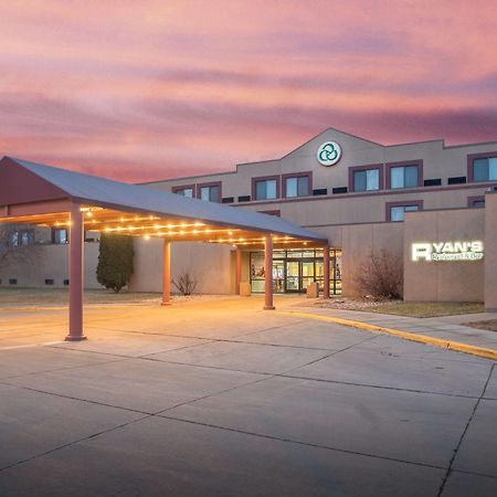 Crossroads Hotel And Huron Event Center Екстер'єр фото