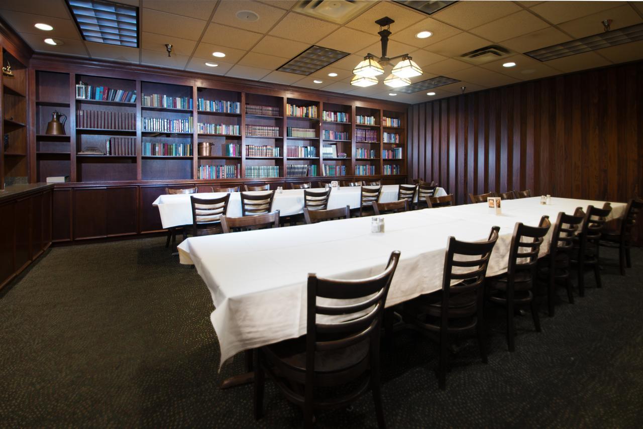Crossroads Hotel And Huron Event Center Екстер'єр фото